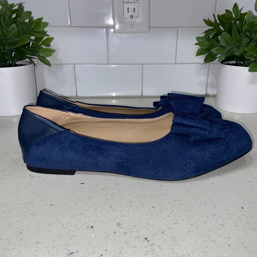 VenusCelia Women's US10 Tile-Toe Suede Flower Flats Navy